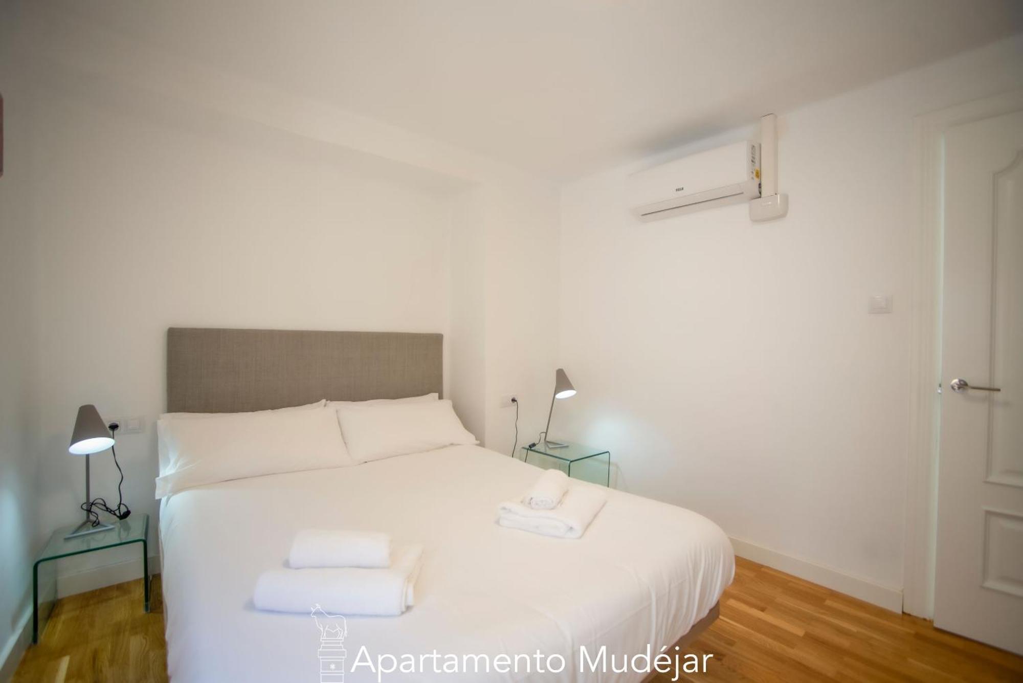 Apartamentos Plaza Del Torico Teruel Zimmer foto